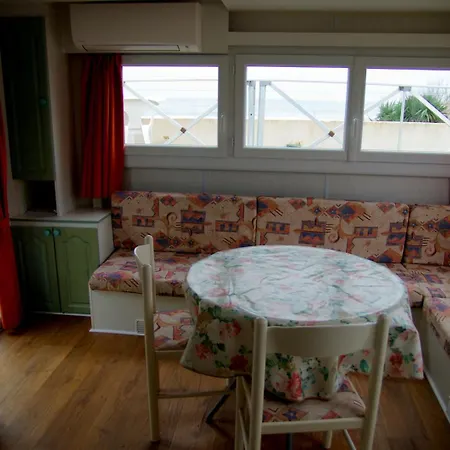 Appartement Mobil-home Sur Terrain Privé Bord De Mer, Parking Privé