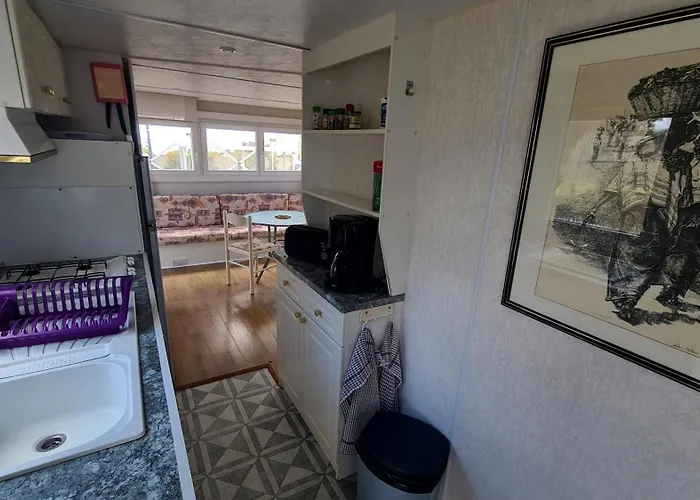 Mobil-home Sur Terrain Prive Bord De Mer, Parking Prive * Le Grau-dʼAgde